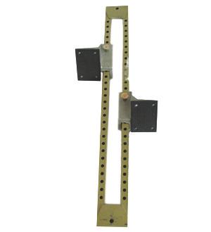 -Adjustable, high-aluminum block. -56cm L zinc-plated central bar. -Easy pedal adjustments.