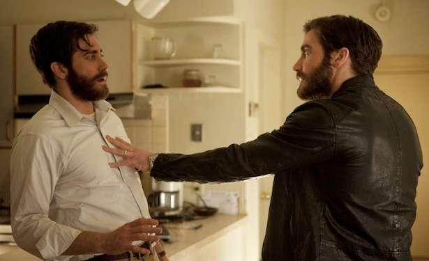 Inglišoviny Enemy Adam Bell (Jake Gyllenhaal) is a university lecturer who's living his boring daily routine filled with work.