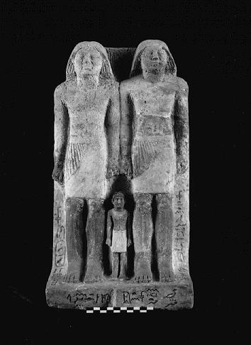 115a. 2099: serdab statues of Raramu and Nikau-Ptah (probably the same