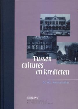 Ton de Graaf and 80 pages, Amsterdam 2004 Tussen cultures en kredieten.