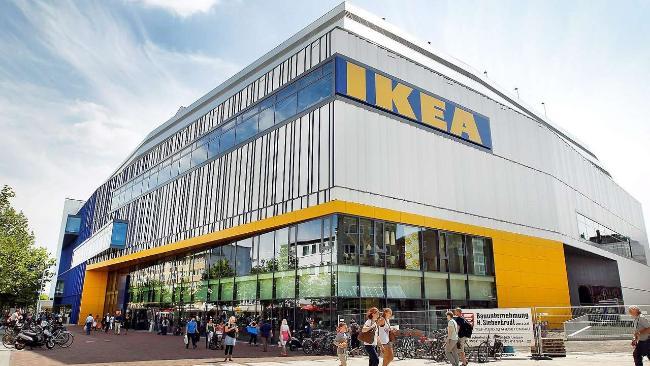 46 Ikea furniture shop on grosse Bergstrasse, Altona: the first