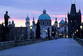 for your relaxed walking tour of the city. Prague is a largely pedestrianised city, so all the main attractions can be seen on foot.