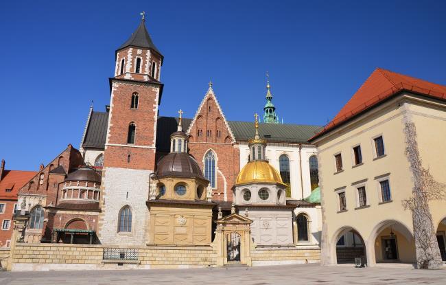 Detailed Itinerary From the 16th to 18th century the kingdom of Poland was one of the great powers of Europe and enjoyed a remarkable period of architectural and artistic achievement.