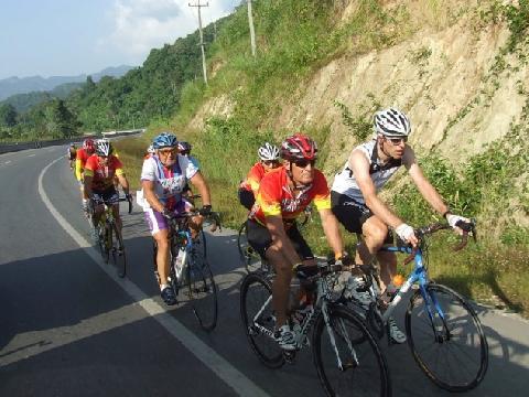 4 th day 2 nd stage, Lampang Phrae = 103 km / 64 miles This stage takes us through a jungle-clad mountain landscape.