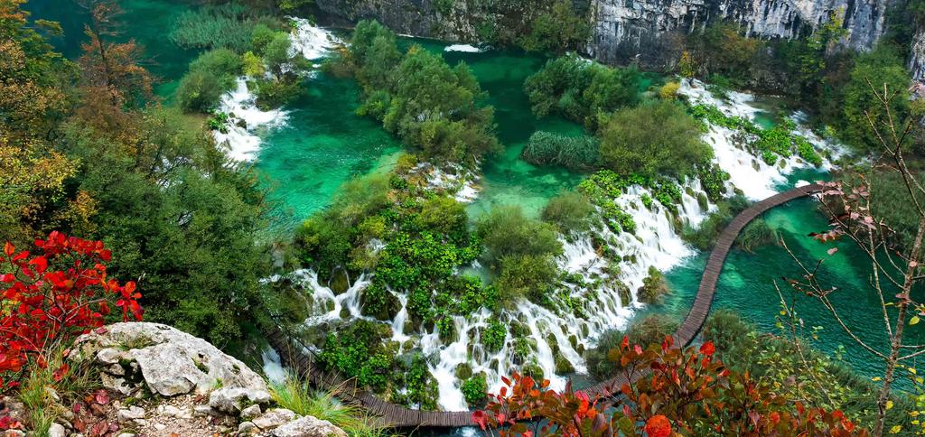 Discover, feel and taste Croatia Day 3 3. National Park Plitvice + Šibenik In the morning hours you will travel from Zagreb to the Plitvice Lakes National Park.