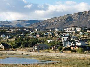 Day 10 ANDEAN CROSSING: PUERTO NATALES TO EL CALAFATE Ascend the Andes to cross into Argentina today.