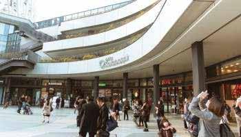 T O K Y O S O L A M A C H I Tokyo Solamachi is the large shopping, dining and entertainment complex