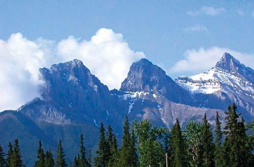 From the townsite you have easy access to the many outdoor recreational opportunities Waterton Lakes offers; such as hiking, trail riding, golfing, canoeing, backcountry packing and camping.
