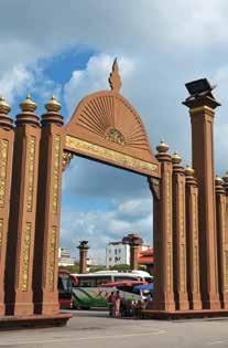 (Shadow puppet), Wau (Kite Making) Heritage Sport : Masjid Muhammadi (Mosque), Historical Museum, Independence square Sunset View : Beaches : Pantai Sabak, Pantai Mek Mas, River Bank (Kelantan