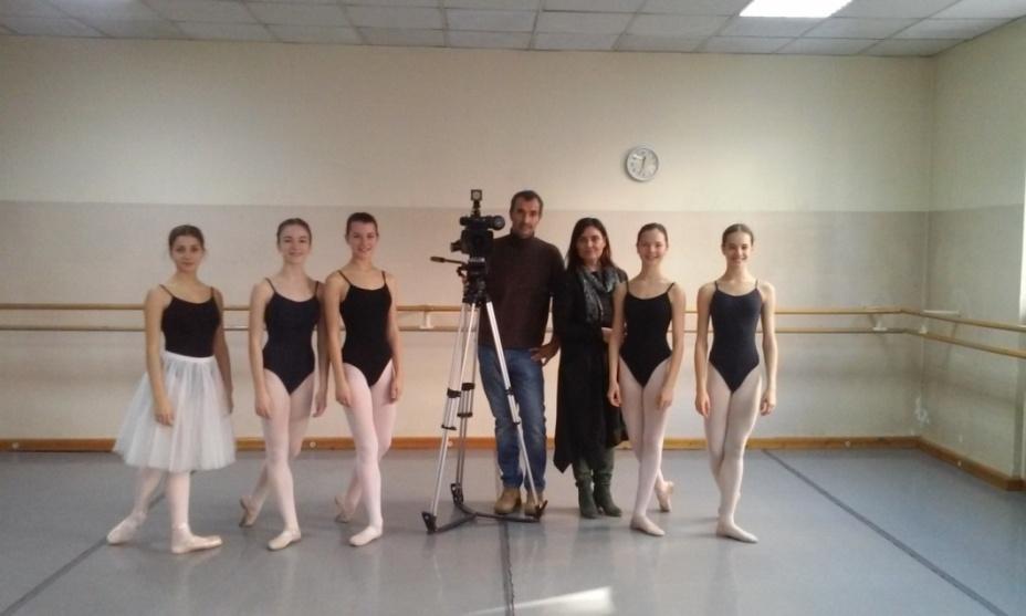 У просторијама школе 22.12.2015. снимана је емисија РТС-а Свет здравља. У снимању су учествовале ученице првог разреда одсека класичан балет.