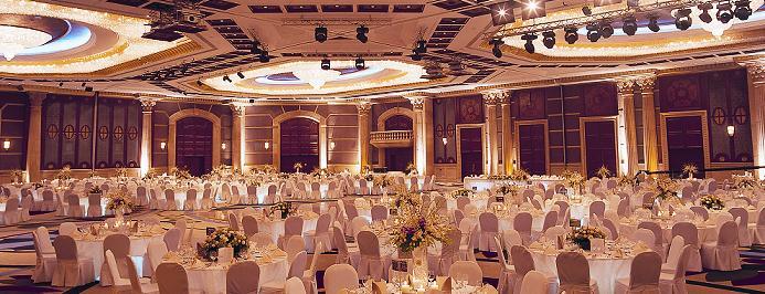 CONFERENCE & EVENTS E M I R AT E S H A L L Emirates Hall is the largest convention centre in Beirut, equipped with the latest audio-visual equipment suitable for conferences, conventions, dinners,