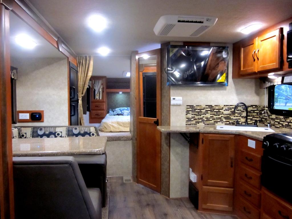 110 Interior Rear to Front View >>> Dry Weight (LBS) 4480 Mystic