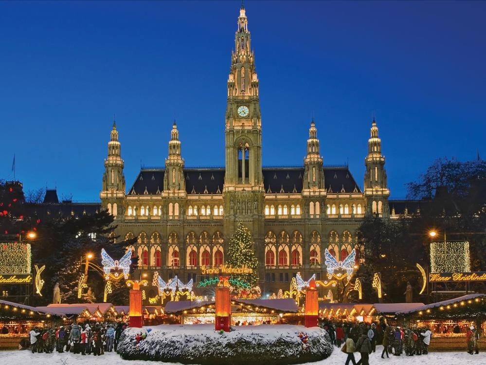 First Methodist Church of Houston presents Christmas on the Danube featuring a 6-night Danube River Cruise with Optional 2-Night Magical Christmas Markets of Prague Post
