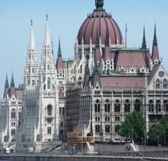 The Royal Palace is home to the Hungarian National Gallery, the Budapest History Museum and the National Library. Fishermen s Bastion is one of the most fascinating sights on Castle Hill.