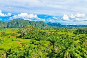 DAY 6 NOVEMBER 17, FRIDAY Vinales Natinal Park, Sra We'll spend ur entire day in ne f Cuba's finest natinal parks, Valle de Vinales, a UNESCO Wrld Heritage Site knwn fr bth its dramatic steep-sided