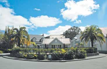Whangarei offers vibrant galleries, gardens galore, bush walks, over 100 stunning beaches, attractions and great cuisine, it's perfectly placed for sightseeing around Northland.