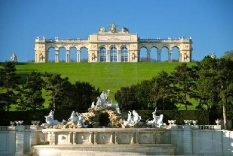 The tour gives you a thorough overview of Vienna's most significant historical sites, and focuses on the famous Schonbrunn Palace.