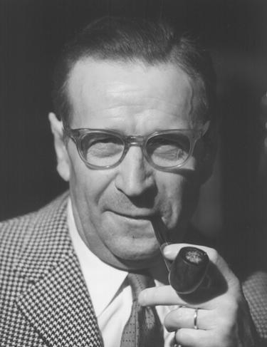 Famous people Georges Simenon (February 13, 1903 September 4, 1989) was a Belgian writer.