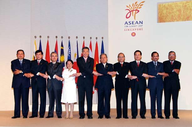 THE 13 TH ASEAN SUMMIT The 13 th ASEAN Summit, Singapore The 13 th ASEAN Summit, held on 20 November 2007 in Singapore, generated milestone outcomes that strengthened ASEAN s community-building