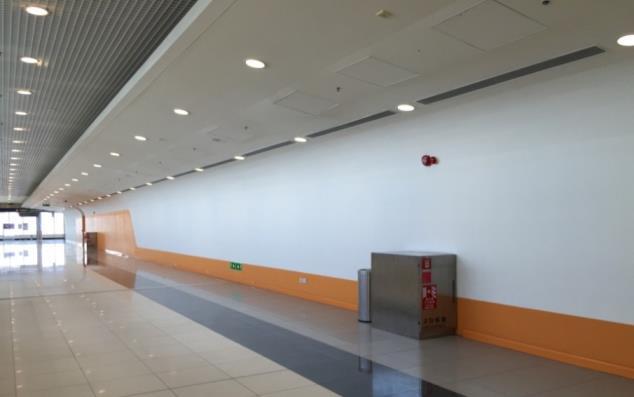 Halls lobby / Along the corridor outside AEL Exit B Option 1: PEC-Z