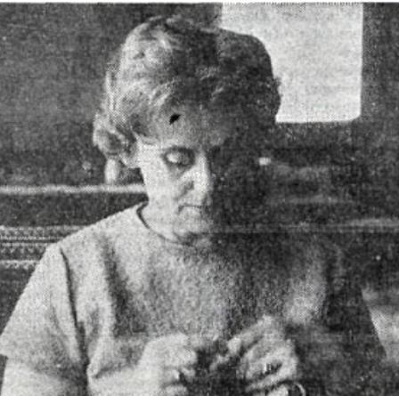 Kristín Óskarsdóttir, prjónakona frá Skíðadal (býr nú á Dalvík) er fædd árið 1920 og byrjaði að prjóna lopapeysur um 1947.