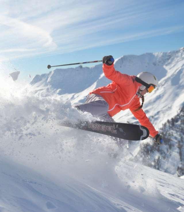 find your sporty side A summary of the wide range of sports included in your package Group lessons (beginner to advanced): Alpine skiing (from 4yrs old) Snowboarding (from 8yrs old) Snow garden (for