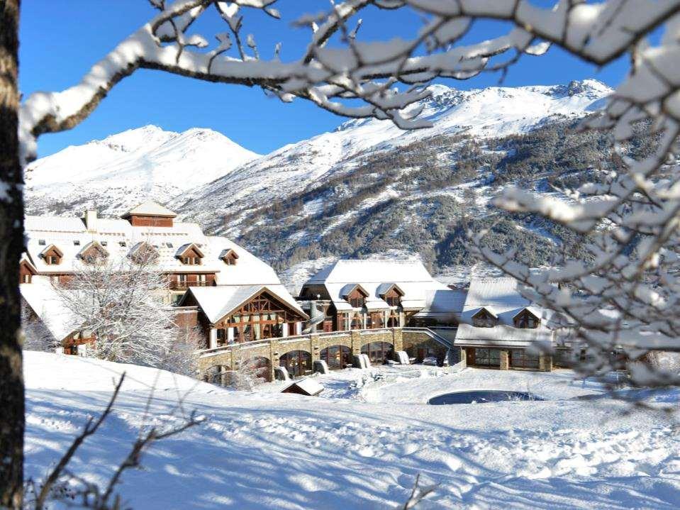 Reasons why we love Club Med Serre-Chevalier Staying in a beautiful natural setting at the foot of Les Ecrins National Park Having the peace of mind that your babies from 4
