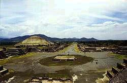 1-200) were characterized by monumental construction, during which Teotihuacan quickly became the largest and most populous urban center in the New World.