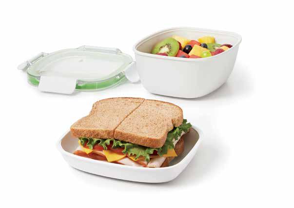 TWO LEAKPROOF COMPARTMENTS KEEP WET AND DRY FOODS SEPARATE