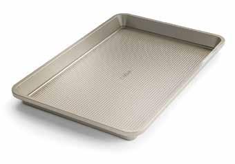 handling and transferring to and from the oven METAL BAKEKWARE Half Sheet Pan 13" x 18" Perfect for large batches of cookies and sheet cakes