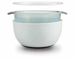 5 qt Bowl, 5 qt Colander and lid Ideal for pasta, salads, chopped fruit and more #1260680 red / #1260580 sea glass 9 Piece Nesting