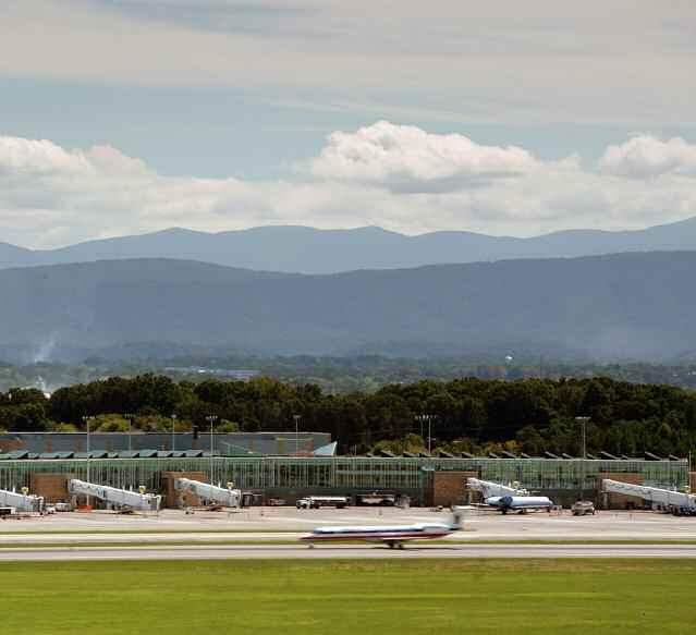 The Airports Knoxville McGhee Tyson Airport (TYS) is the premier air carrier airport serving East Tennessee, Southeast Kentucky, and Western North Carolina.