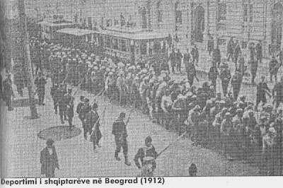 gjatë luftës tetor-nëntor 1912). Në Kosovë janë shënuar pesë varreza masive. Vetëm në Gazimestan në periudhën janar-maj 1913 janë likuiduar mbi 5000 shqiptarë etnikë.