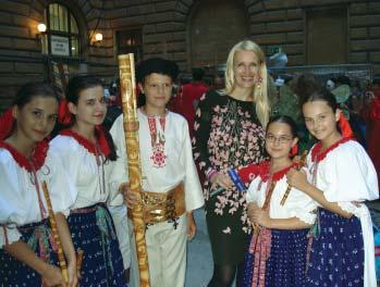 Podmienky v Rozmaríne, pravdaže, nemožno porovnávať s tými, aké majú deti vo folklórnych súboroch na Slovensku.
