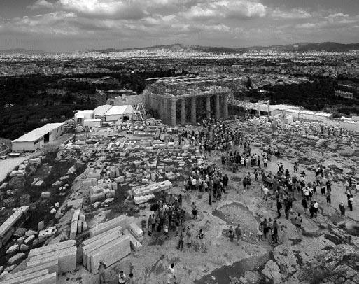 À ª À The Acropolis Restoration News 7 ñ July 2007 The Propylaia and its surroundings from the level of the Parthenon metopes. Photo S. Mavrommatis, June 2007 Ch.