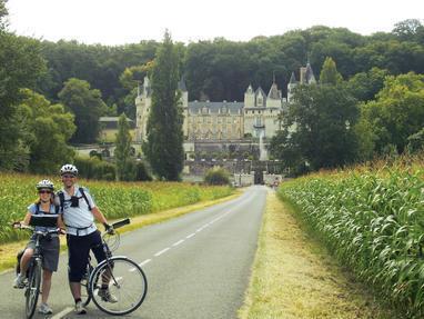 GETTING TO SAUMUR: Saumur is located 70km east of Angers, and