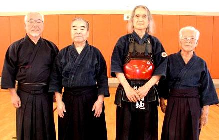 Despite several public demonstrations, kendo remained obscure for the next twenty years due to a combination of the expense of equipment and the lack of teachers.