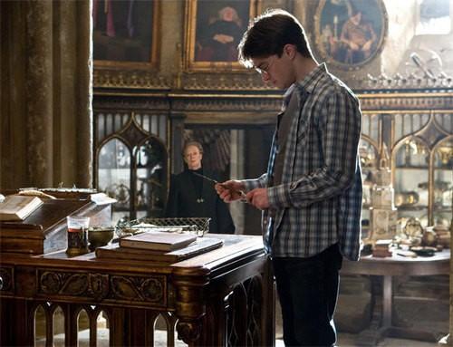 Razčefuk Millenium bridgea je prav epski. Profesor Dumbledore pripravlja Harryja na neizogiben zaključni spopad z glavnim zlobcem.