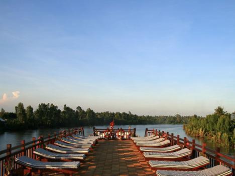 Meals: Lunch/Dinner Accommodation: Mekong Eyes Cruise Day 2 Cai Rang / Cai Be Floating Market Wake up well rested for another wonderful day of sightseeing. At 06.