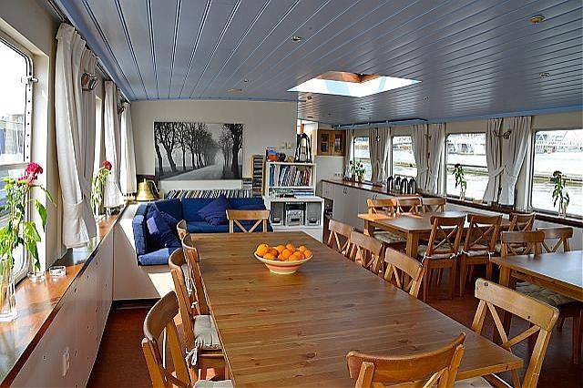 On board of this cosy ship are 10 cabins (approx. 8m²) all with own shower & toilet, 2 low beds and central heating. There are two cabins that can sleep 3 people.