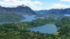 Page 3 Day 08 BARILOCHE Short Circuit Excursion Today, you will discover the picturesque town of Bariloche and its surroundings by doing the "Circuito Chico" tour (Short Circuit).