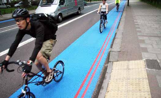 Londýn - pri bicyklovaní v Londýne netreba zabúdať na to, že sa jazdí vľavo Anglická banka Barclays prispela na vybudovanie systému sumou 25 miliónov libier.
