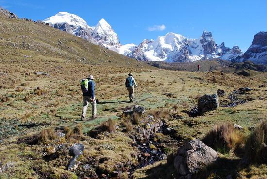 PERUVIAN ANDES ADVENTURES CIRCUIT OF THE CORDILLERA HUAYHUASH 10 or 11 days trekking Grade: Hard The Cordillera Huayhuash Circuit has been nominated in several guidebooks as one of the classic