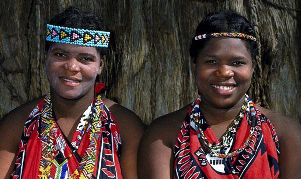 South Afica I Swaziland I Mozambique I Zimbabwe One train journey and four African countries! Discover the incomparable diversity of sights in South Africa, Swaziland, Mozambique, and Zimbabwe.