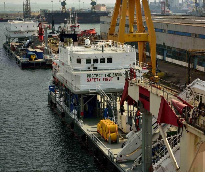 ROV/Survey Vessel LNG