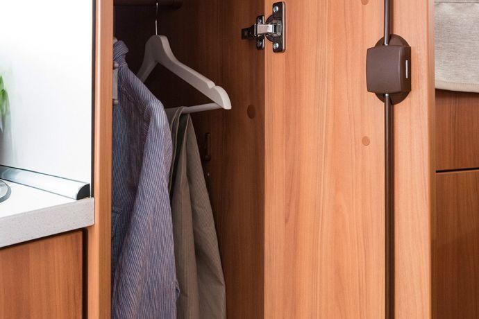 In the HYMER Van S 520, an additional wardrobe with clothes rail