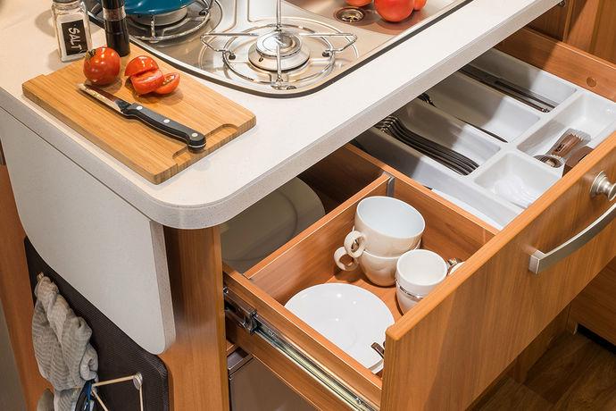 Plenty of space for cookware Well-cooled Thanks to the large drawer and