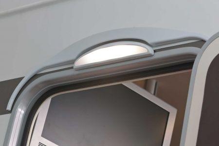 Good ventilation Easy access Energy-saving LEDs The living area in the HYMER Van S is equipped with a lift/tilt rooflight as standard, which ensures good ventilation at all times.