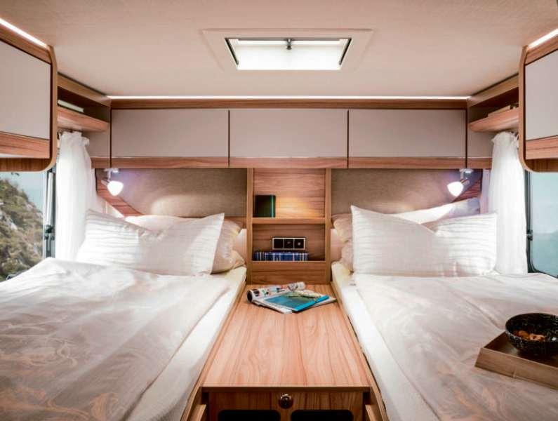 Comfort Plus class HYMER Exsis-t and Hymermobil Exsis-i 36 Sleeping and bathroom 37 Sleeping area Ample