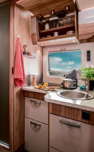 Superior class HYMER T-Class CL 68 Living area and kitchen 69 Living area and kitchen
